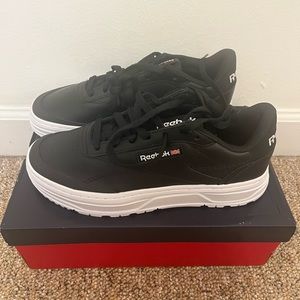 Reebok, size 10, platform sneakers